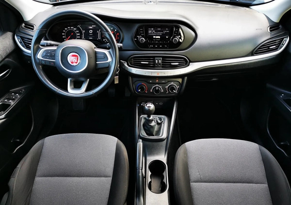 Fiat Tipo cena 48900 przebieg: 58655, rok produkcji 2019 z Puławy małe 79